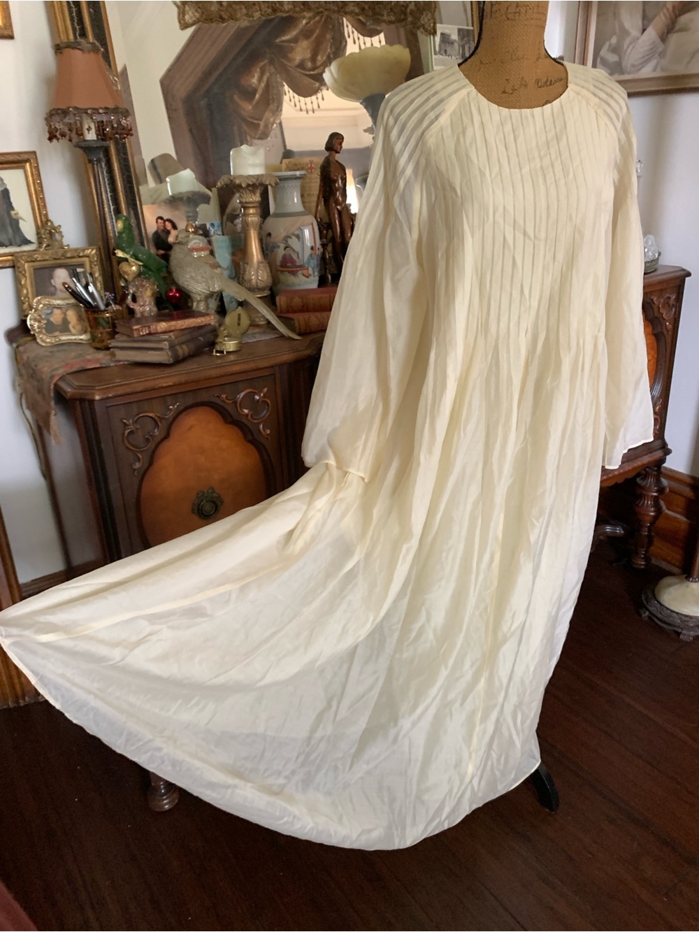 Vintage Gorgeous Boho Victorian-inspired Ivory Bridal Wedding Dress/Nightgown